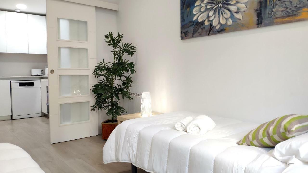 Modern With Ideal Location Next To Atocha Station Madrid Exterior foto