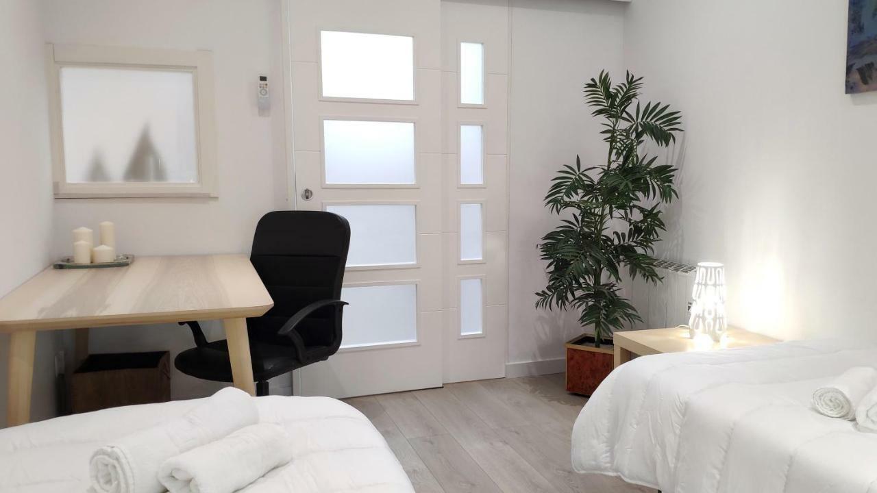 Modern With Ideal Location Next To Atocha Station Madrid Exterior foto